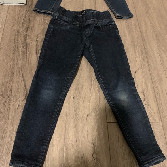Gap kids 4 pairs of 5T jeans and Jeggings - Picture 4 of 6